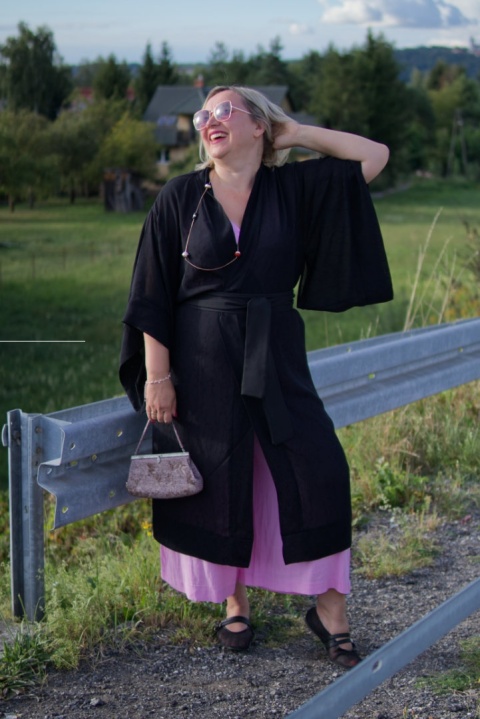 Czarne kimono Noira