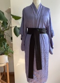 Satynowe kimono Sumire w kolorze lawendy