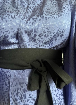 Satynowe kimono Sumire w kolorze lawendy